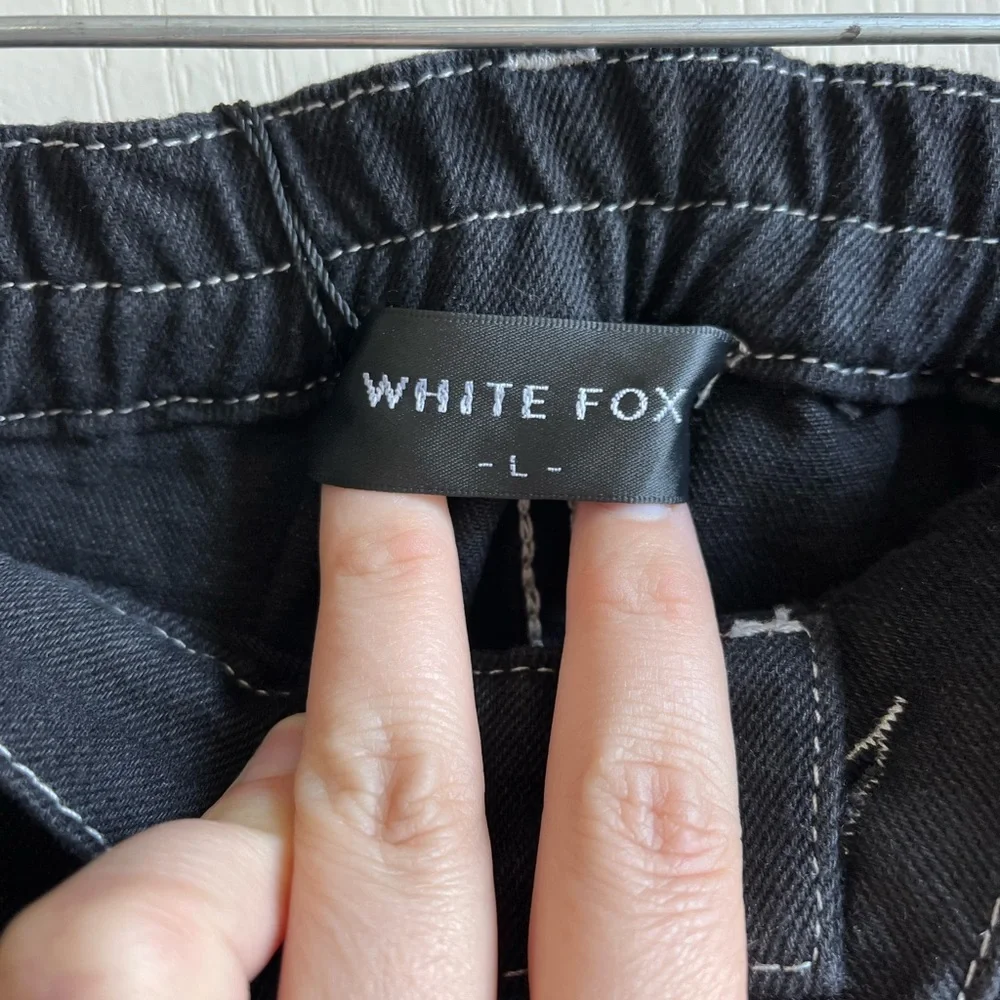 White Fox Black Wide Leg 90s High-waist Cargo Jean  NWT - Picture 10 of 10